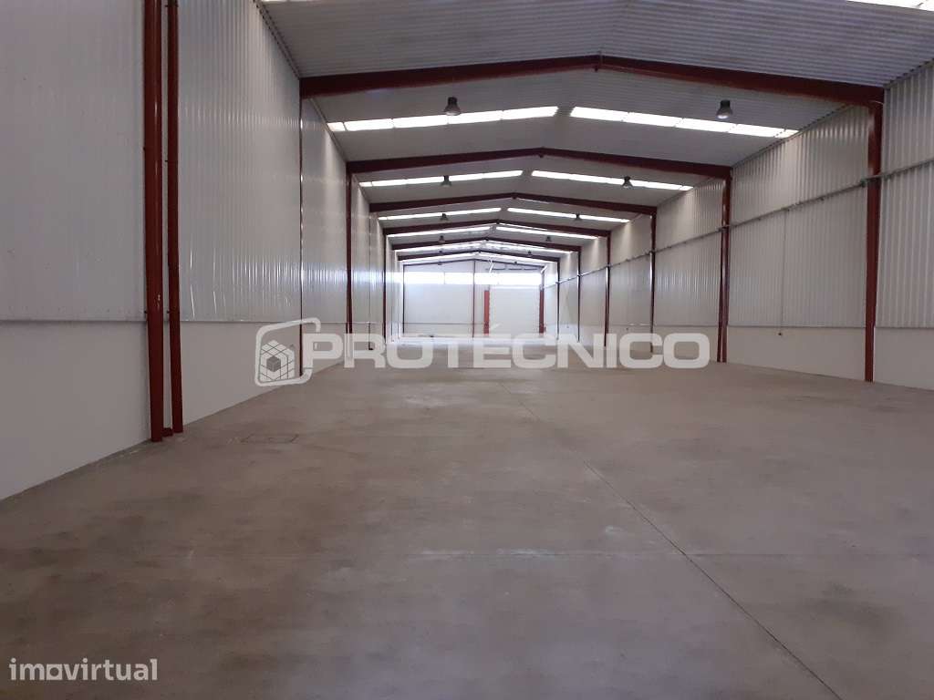 Armazém c/ 1.230m2 – Z. I. Albergaria-a-Velha - Grande imagem: 2/12