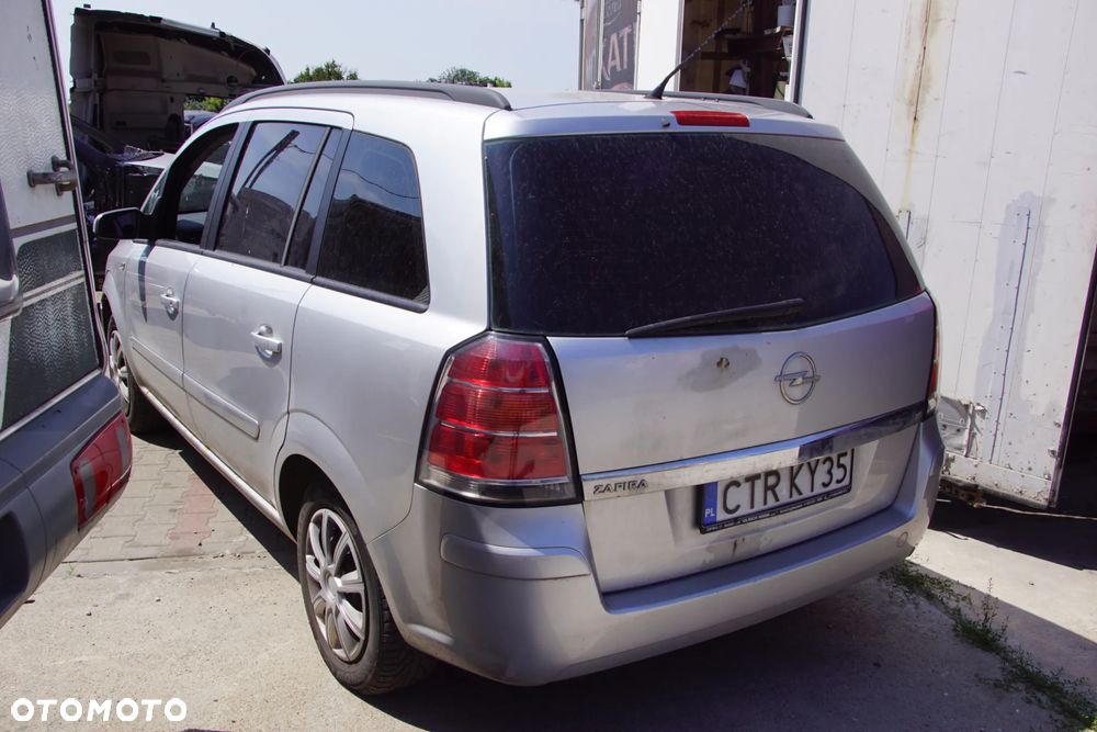 Auto na części - Opel Zafira B 1.8 16V 140 KM Z18XER F17 Z157 2006R Silnik Skrzynia Drzwi Maska Błotnik Zderzak Klapa Lampa Lusterko Klamka Szyba Deska Kokpit Sterownik Moduł Czujnik Licznik Wyświetlacz Panel Kierownica - 3