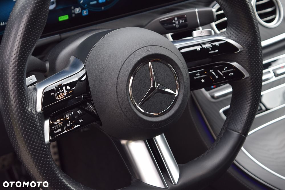 Mercedes-Benz Klasa E 220 d 4-Matic AMG/Avantgarde - 16