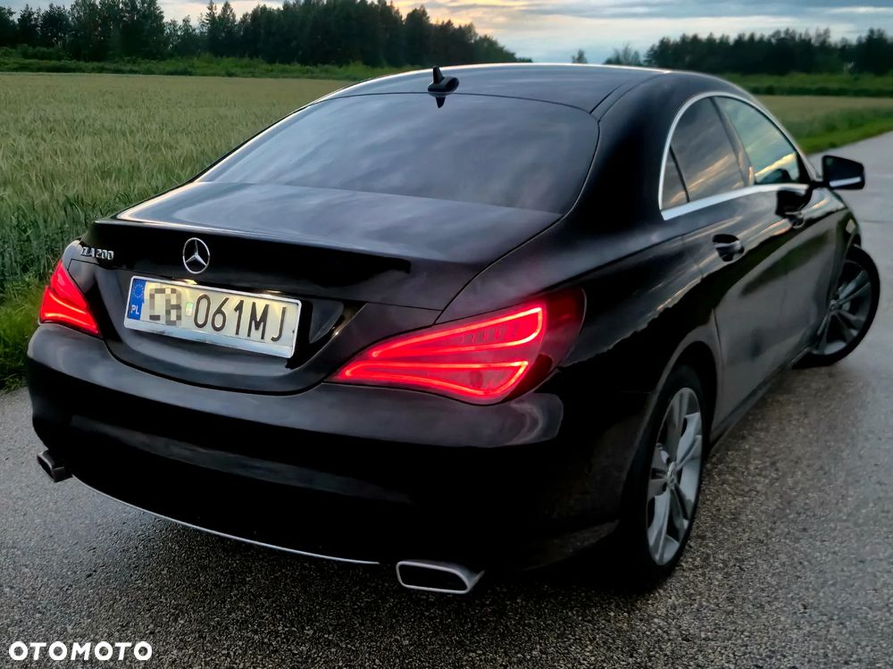 Mercedes-Benz CLA 200 7G-DCT - 21