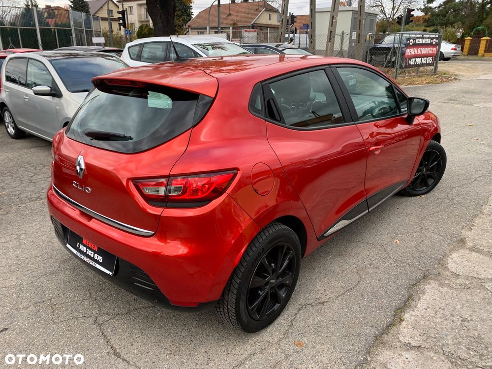 Renault Clio 1.2 16V 75 Limited - 12