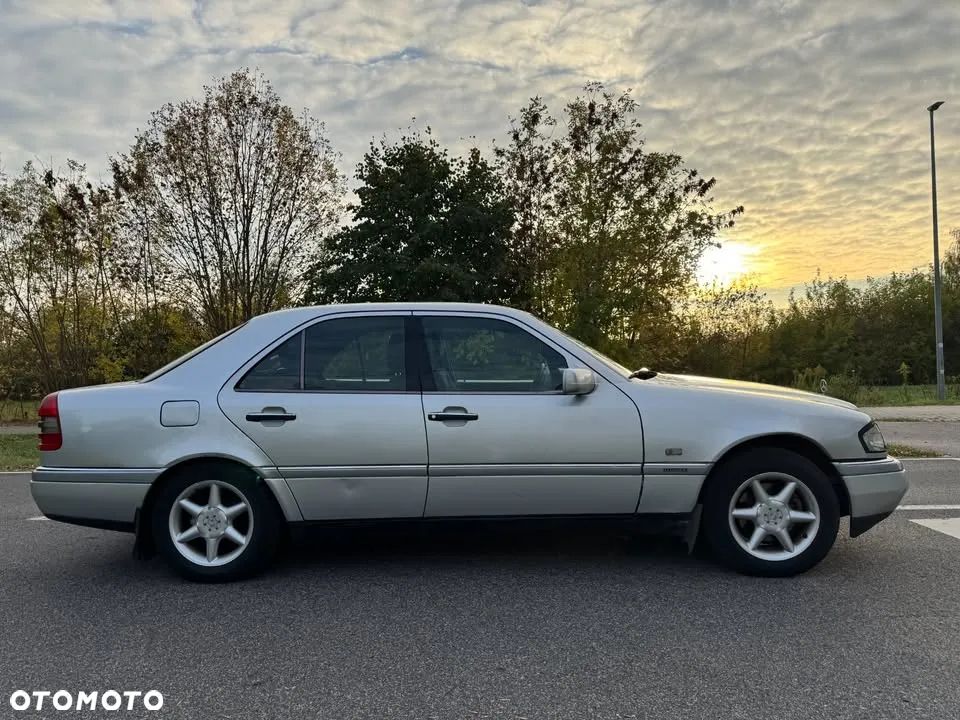 Mercedes-Benz Klasa C 220 D Elegance - 4