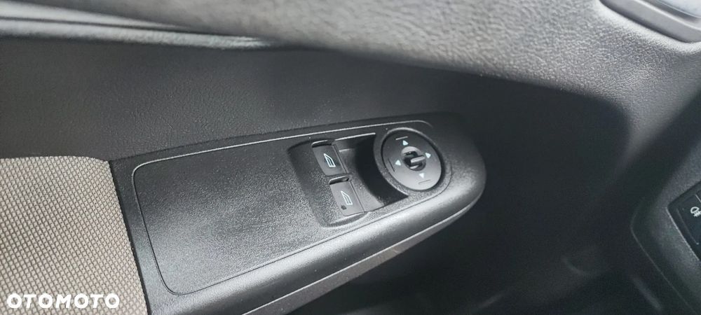 Ford Tourneo Courier 1.0 EcoBoost S&S Ambiente - 21