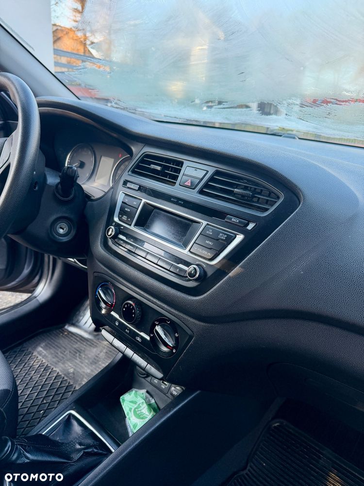 Hyundai i20 1.2 GO - 10