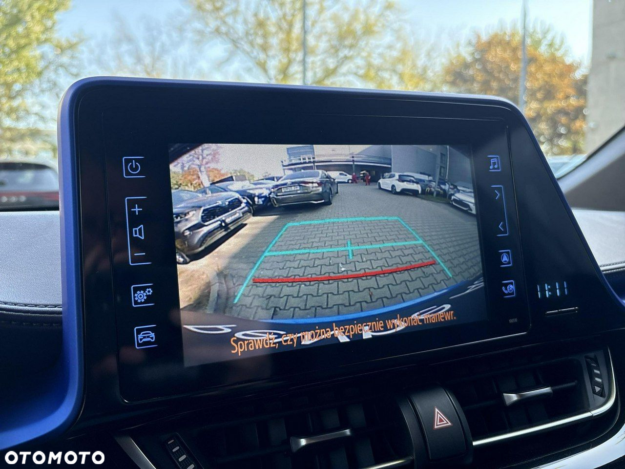 Toyota C-HR 1.2 T Dynamic - 25