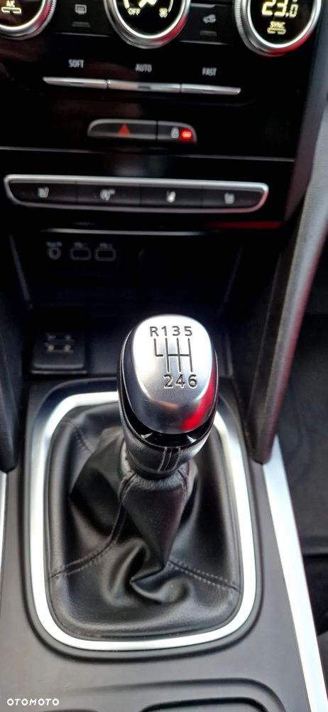 Renault Megane 1.3 TCe FAP Intens - 22