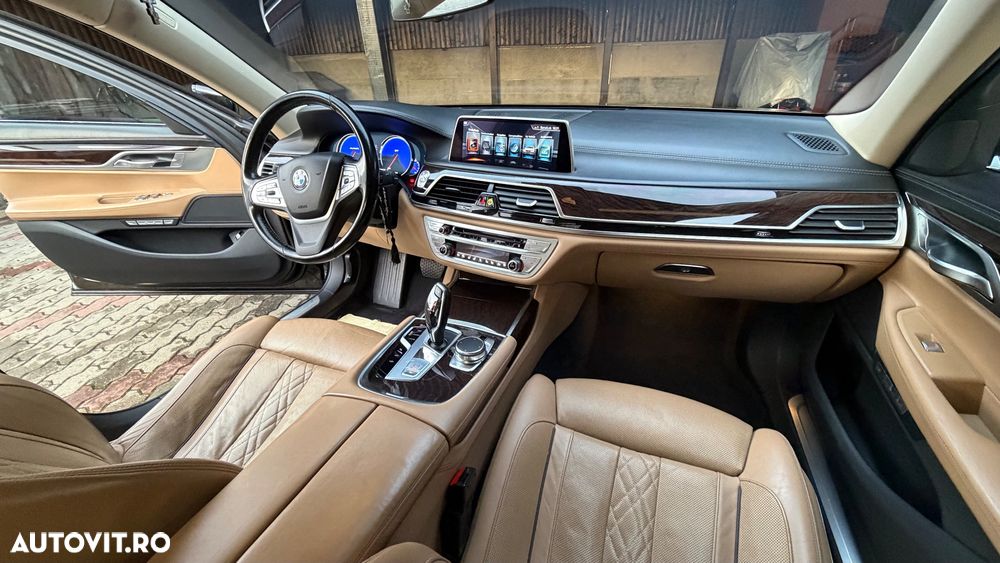 BMW Seria 7 740d xDrive - 11