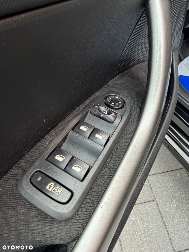 Peugeot 308 1.6 Trendy Navtech - 31