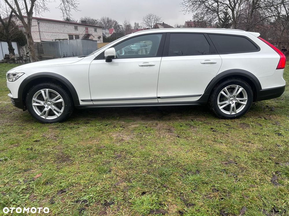 Volvo V90 Cross Country D5 AWD Ocean Race - 16