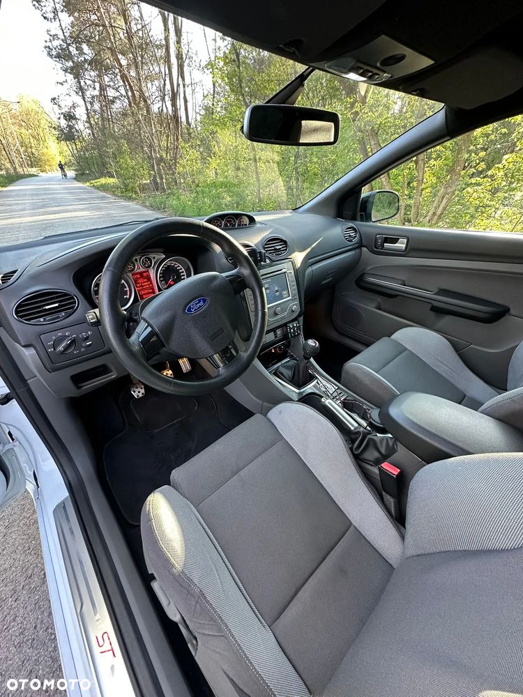 Ford Focus 2.5 ST - 6
