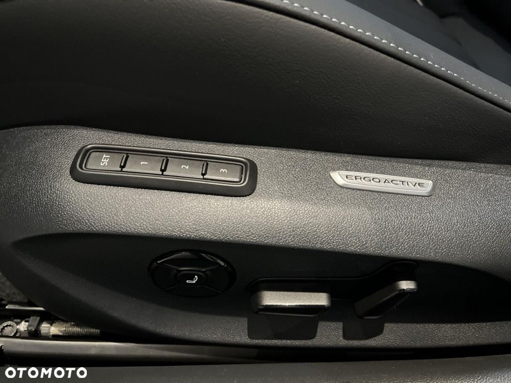 Volkswagen Passat - 25