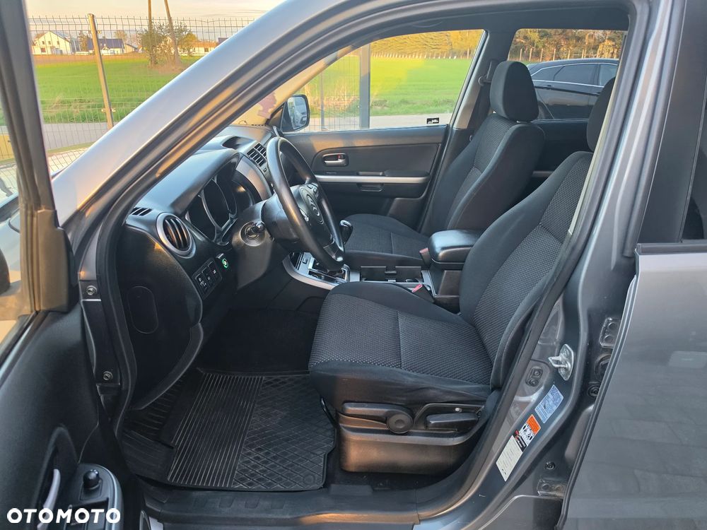Suzuki Grand Vitara 2.0 - 19