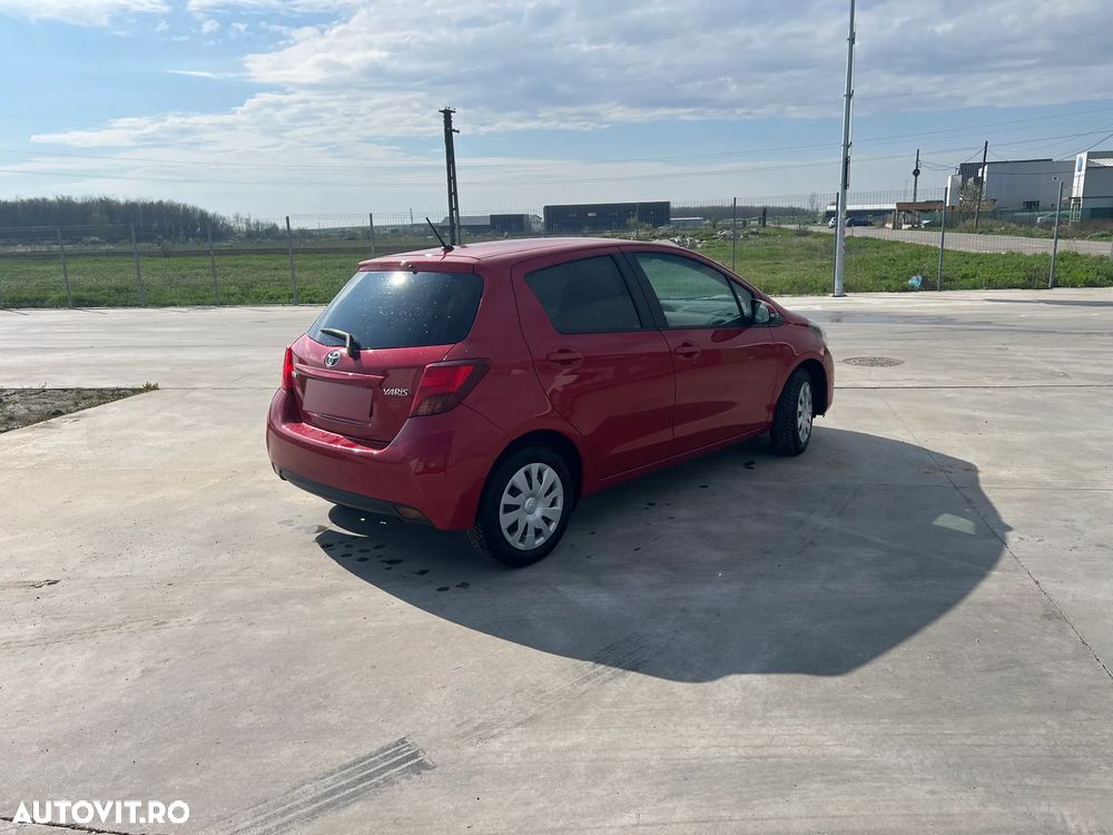 Toyota Yaris 1.33 L Dual VVT-i 5D Sol - 3