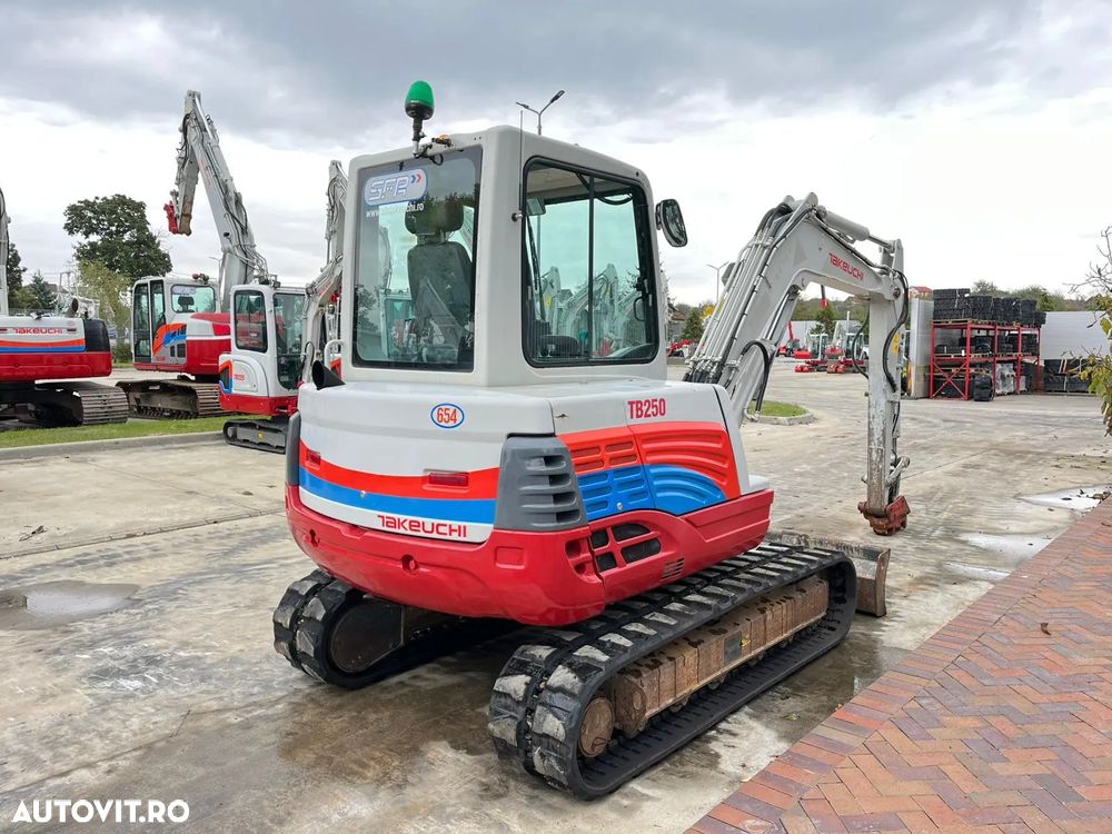 Takeuchi TB 250 - 5
