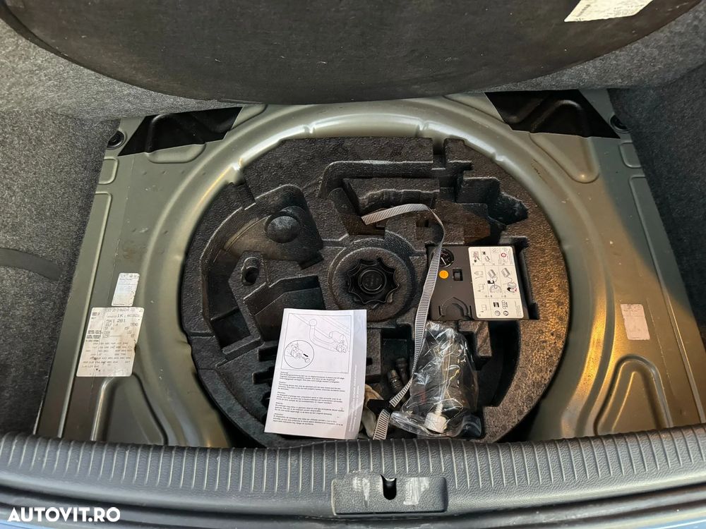 Volkswagen Golf - 10