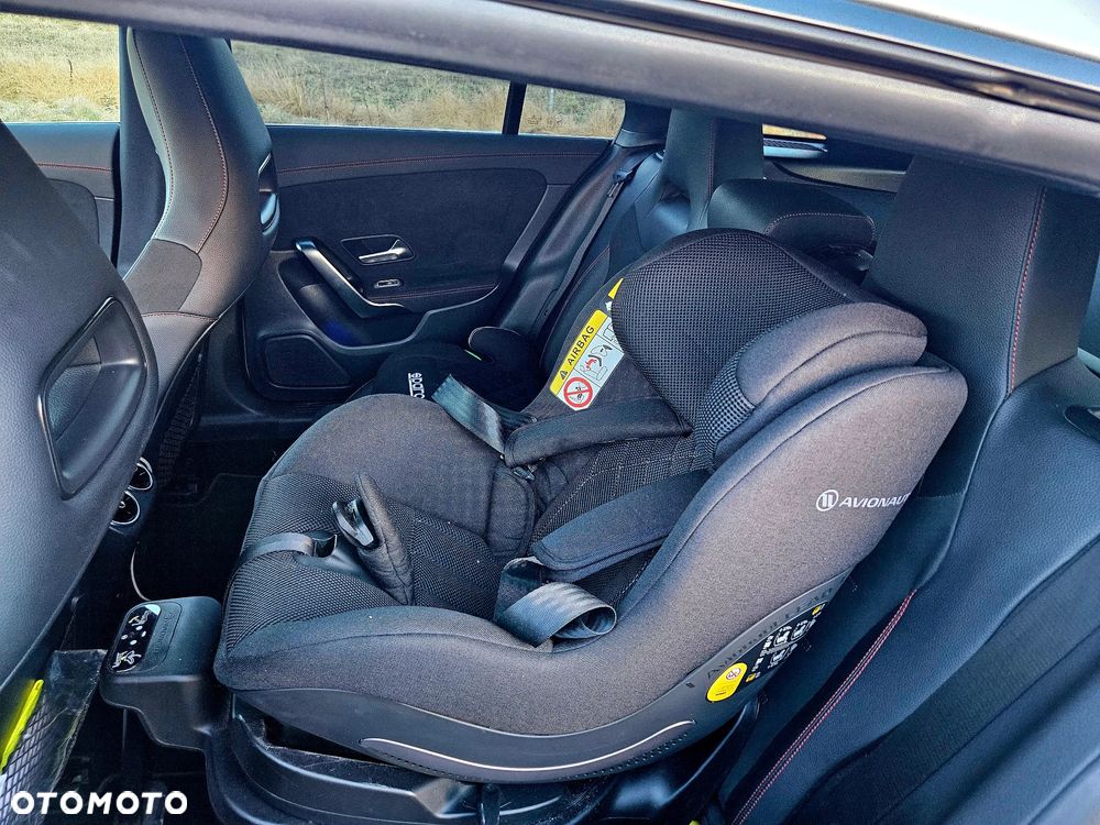 Mercedes-Benz CLA 250 e 8G-DCT AMG Line - 25