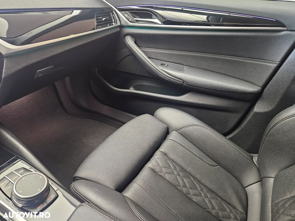 BMW Seria 5 520d xDrive AT MHEV - 24