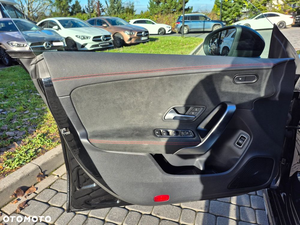 Mercedes-Benz CLA 180 7G-DCT - 16