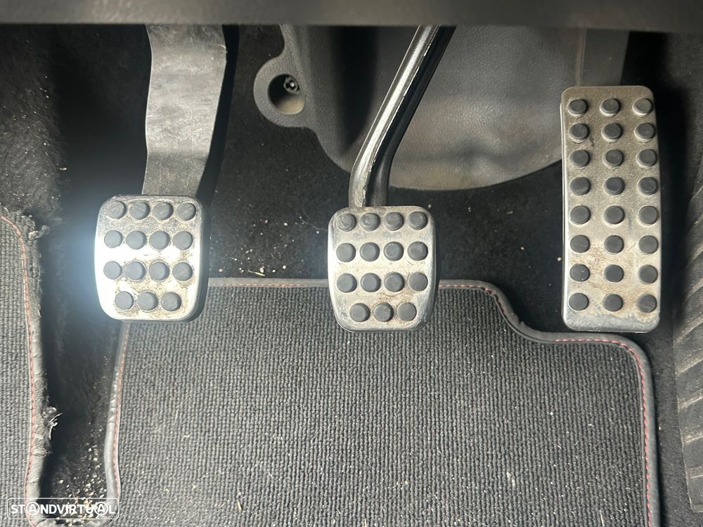 Mercedes-Benz A 200 CDI BE AMG Line - 13