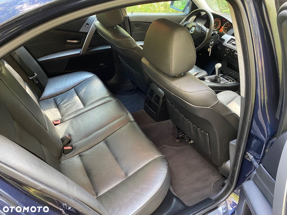 BMW Seria 5 525i - 14
