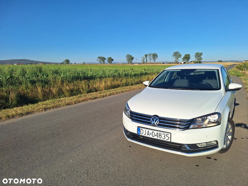 Volkswagen Passat - 2