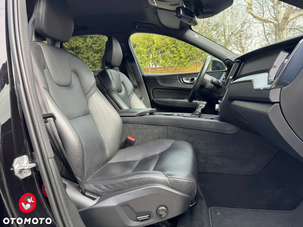 Volvo XC 60 D4 AWD Geartronic Momentum - 22