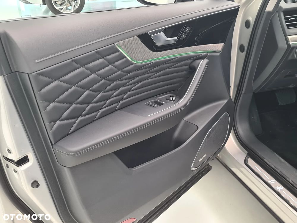 Hongqi HS5 2.0T AWD - 14