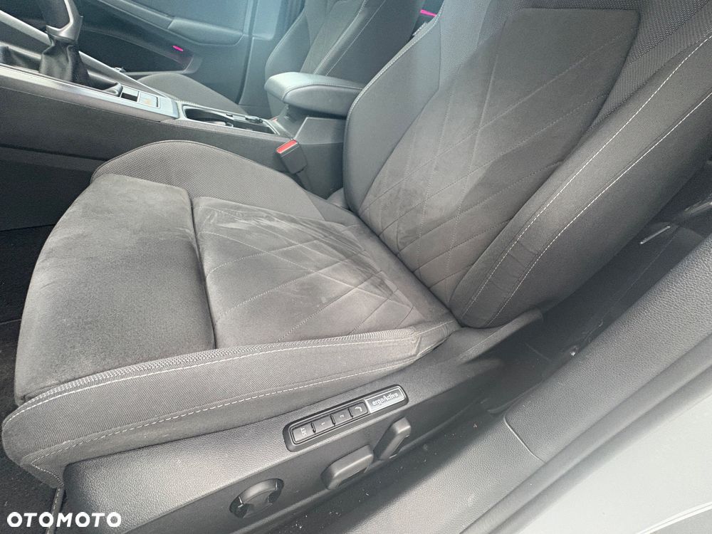 Volkswagen Golf Variant 2.0 TDI SCR Life - 20