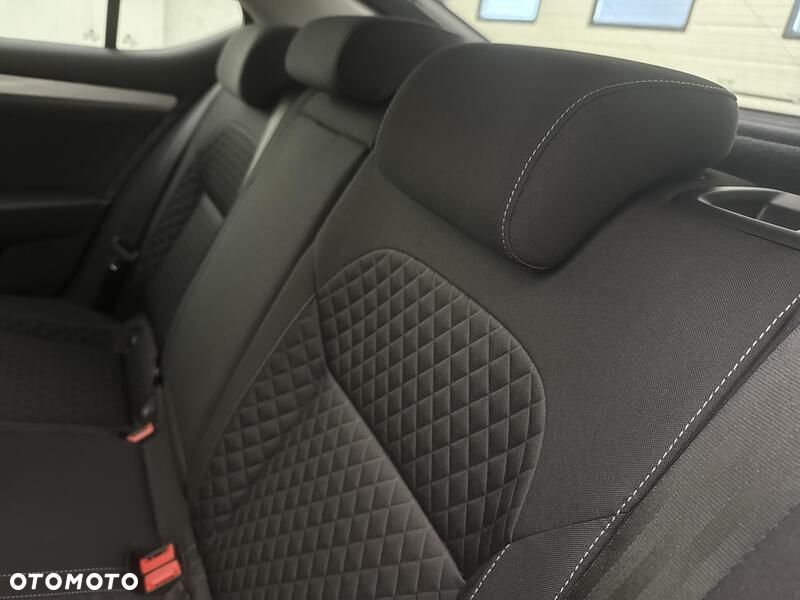 Skoda Superb 2.0 TDI SCR Ambition - 19