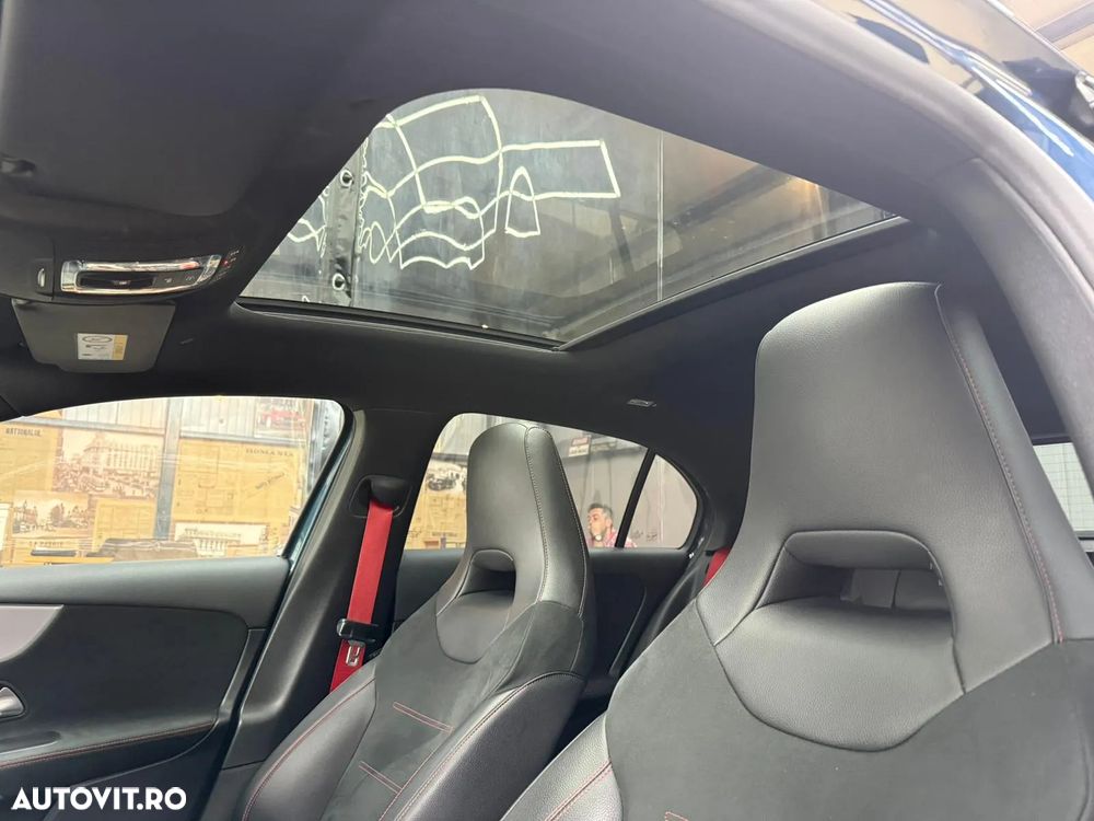 Mercedes-Benz A AMG 35 4MATIC+ Aut. - 22