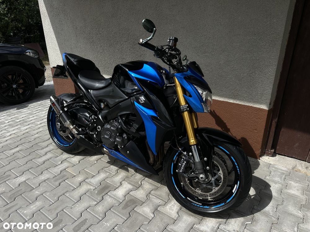 Suzuki GSX - 21