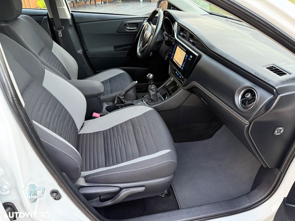 Toyota Auris 1.2 Turbo Design Edition - 6