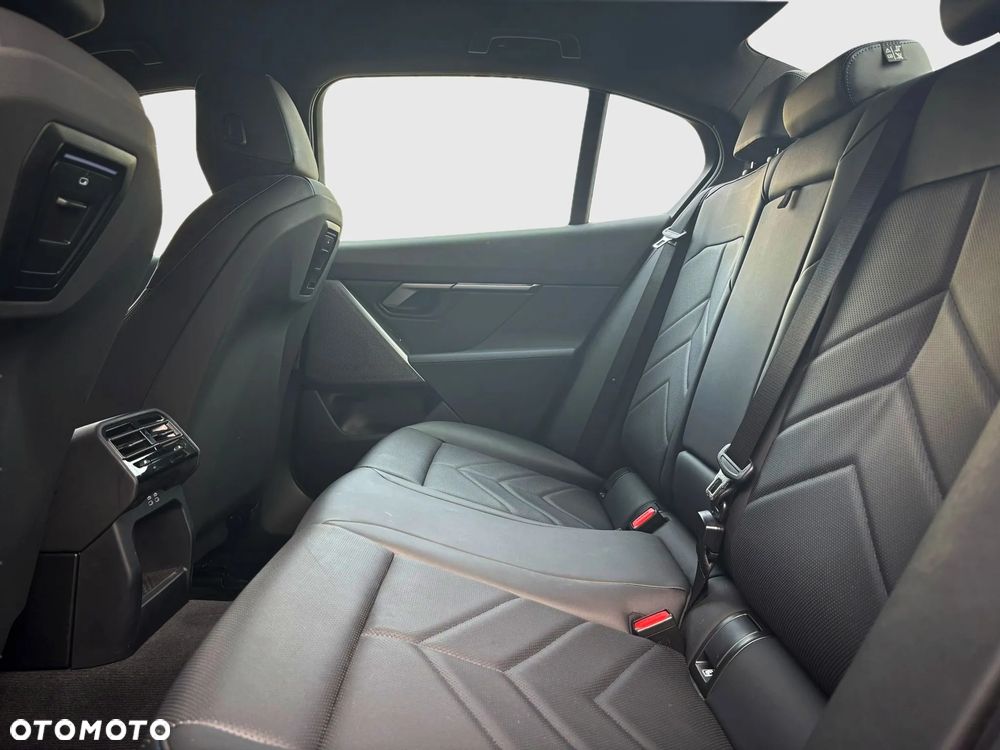 BMW Seria 5 520d xDrive mHEV M Sport - 13