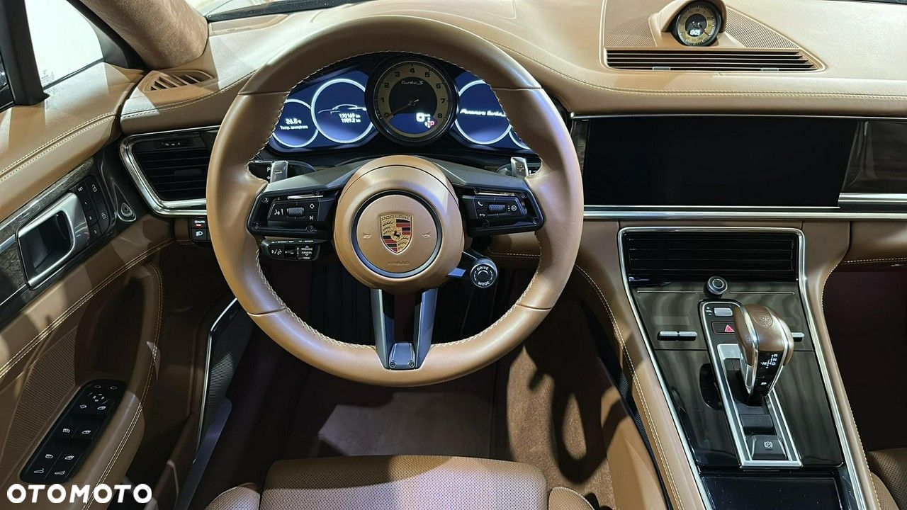 Porsche Panamera - 18