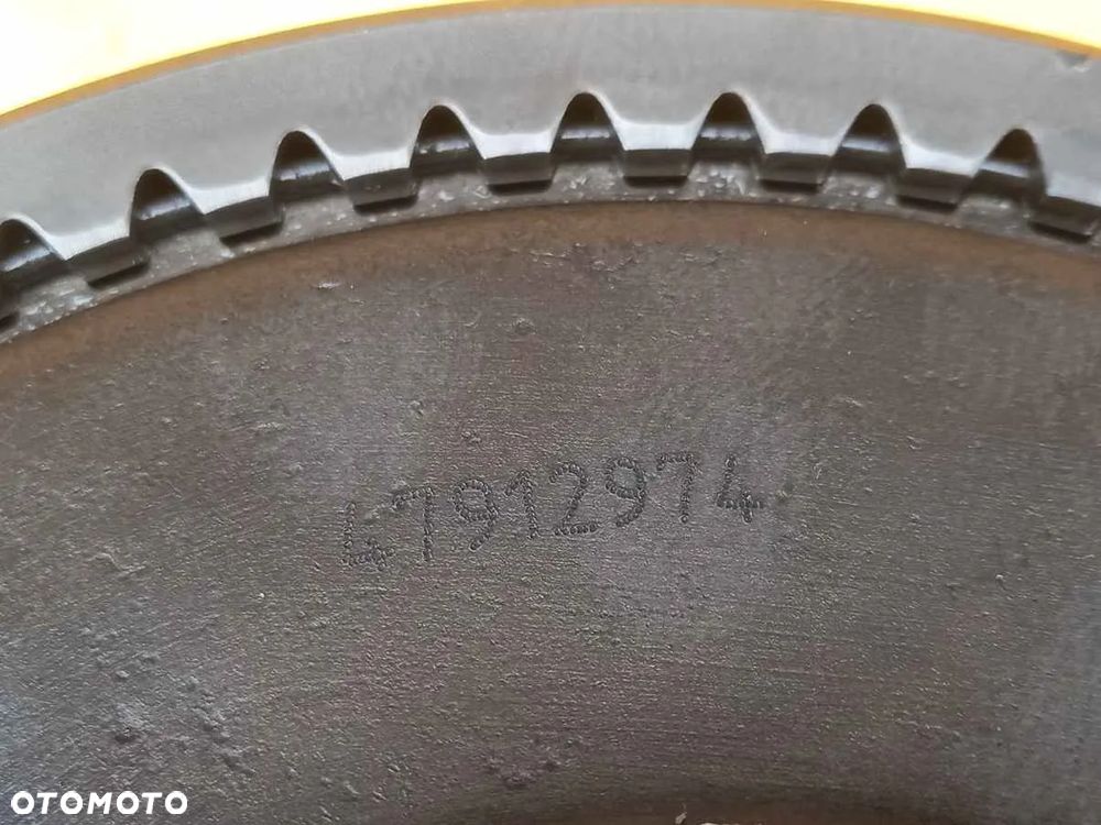 Układ planetarny przedniej osi New Holland T7.230 - 5