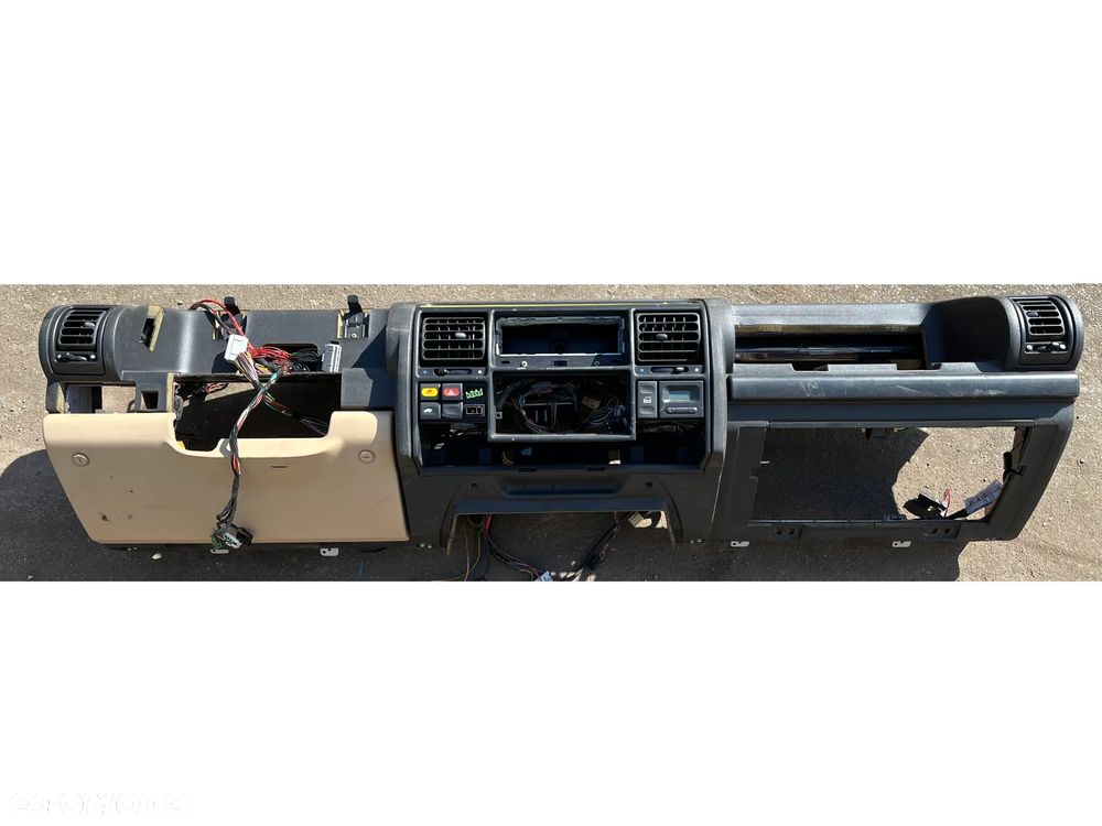 Kokpit deska rozdzielcza czarny LAND ROVER DISCOVERY 1 I & 2 II - 1