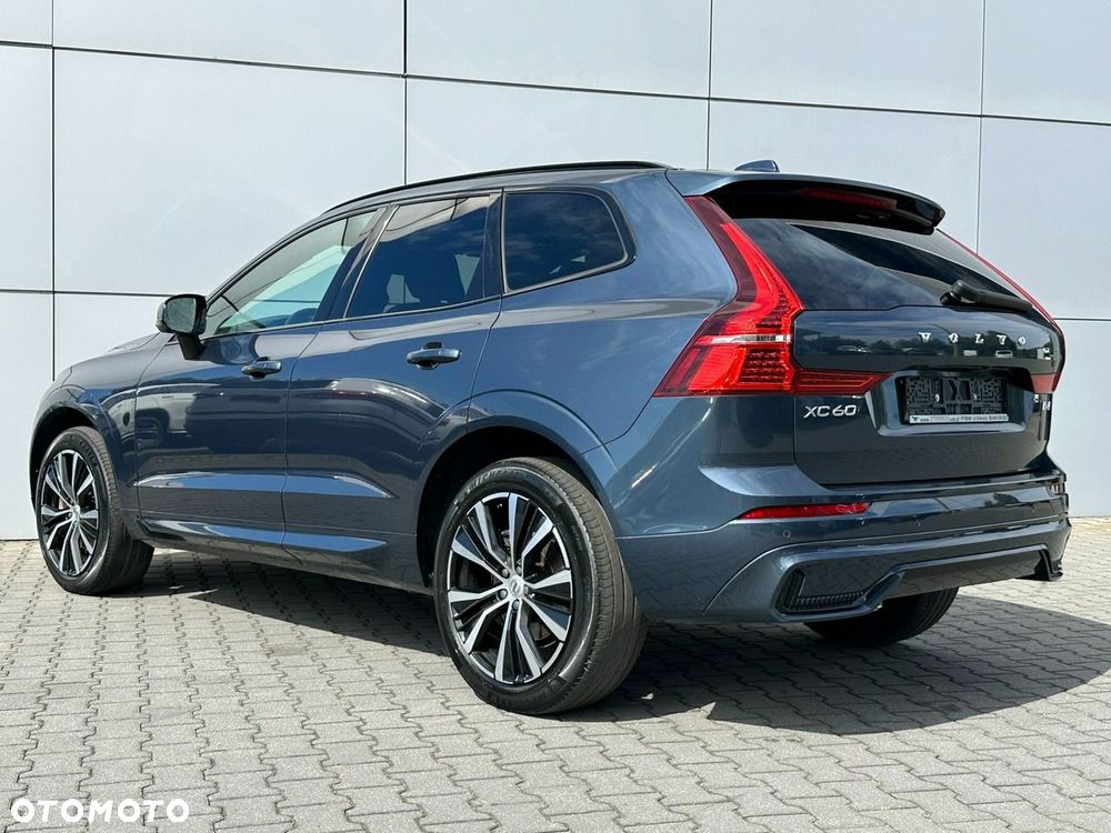 Volvo XC 60 B4 D AWD Ultimate Dark - 11