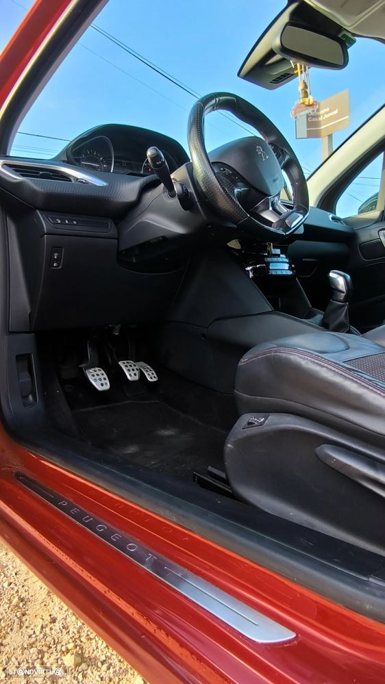 Peugeot 208 1.2 PureTech GT Line - 16