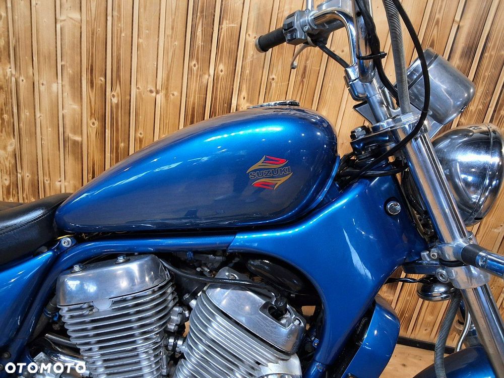 Suzuki Intruder - 10
