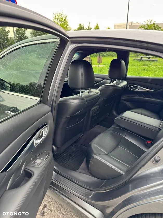 Infiniti Q70 2.2d Sport - 17