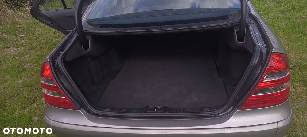 Mercedes-Benz Klasa E 200 Kompressor Classic - 5