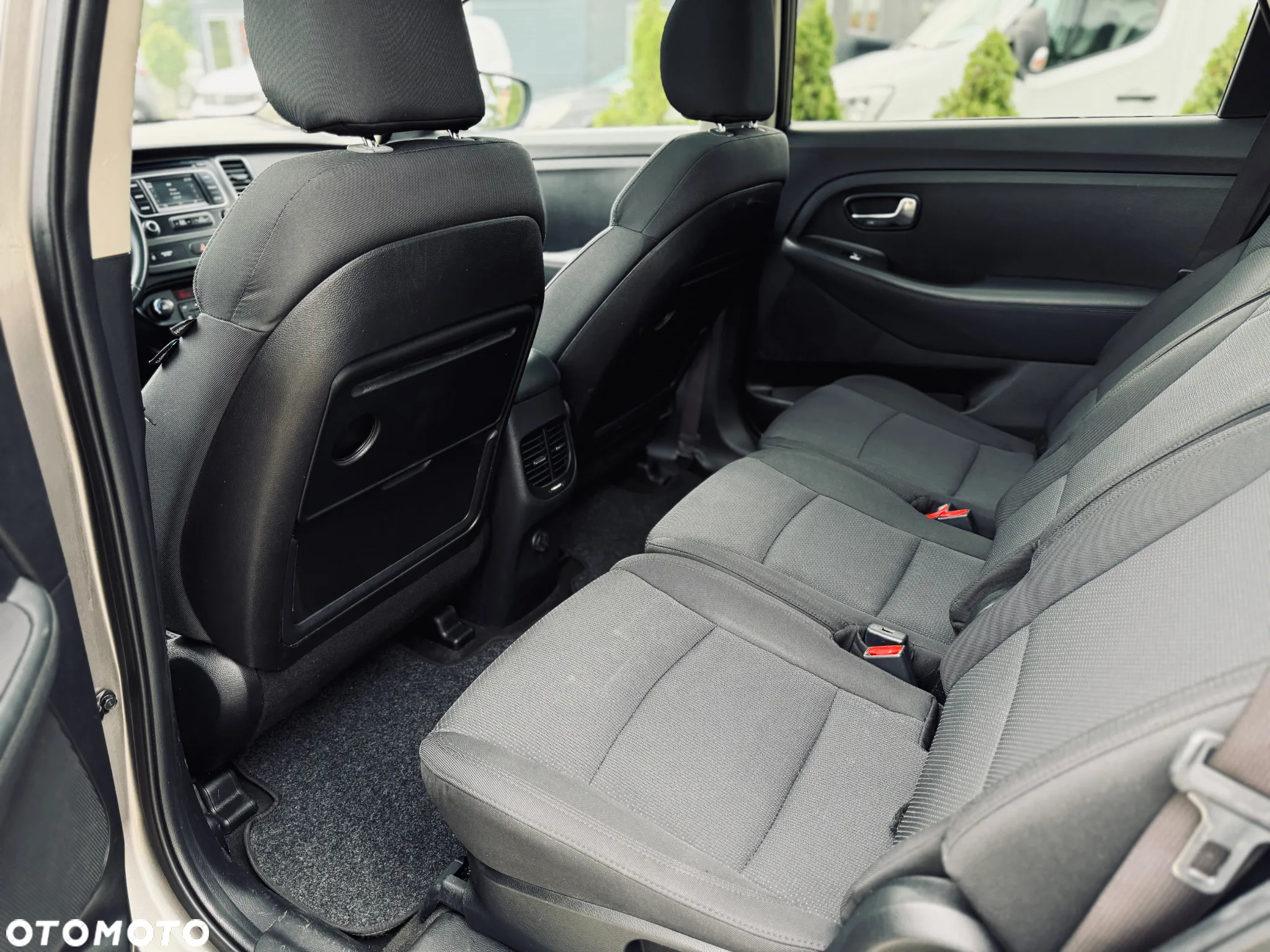 Kia Carens 1.7 CRDi M - 16