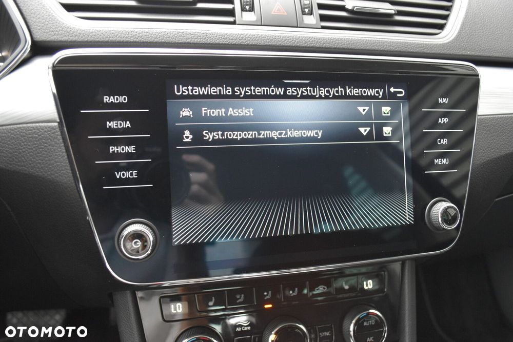 Skoda Superb 2.0 TDI SCR Ambition DSG - 17