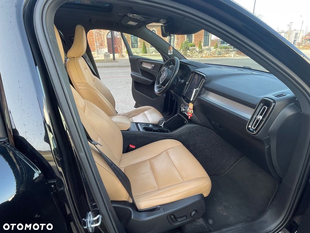 Volvo XC 40 T5 AWD Momentum - 40