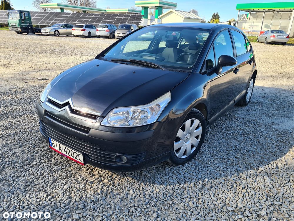 Citroën C4 1.4 16V Style - 2
