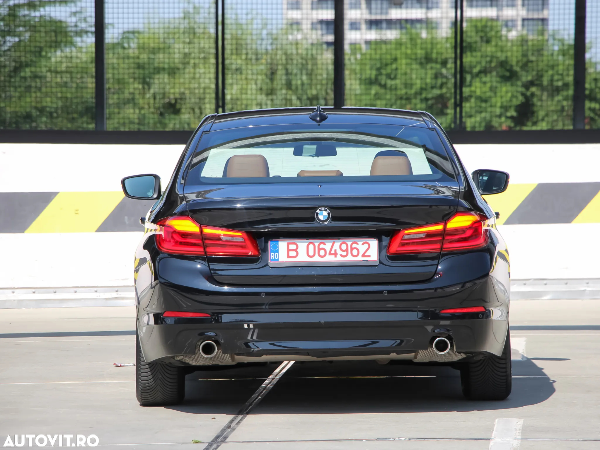 BMW Seria 5 520i AT - 9