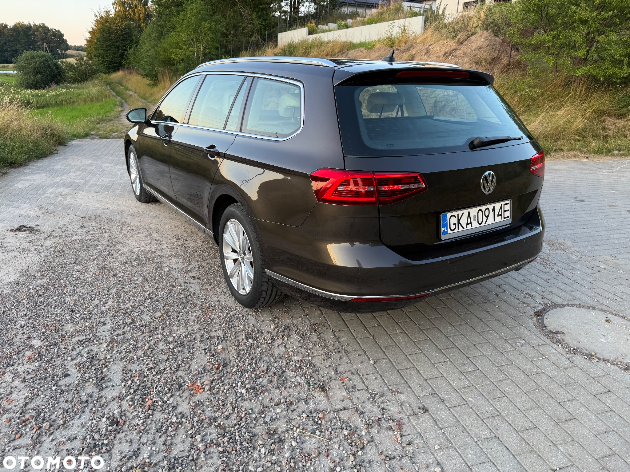 Volkswagen Passat Variant 1.6 TDI (BlueMotion Technology) DSG Comfortline - 10