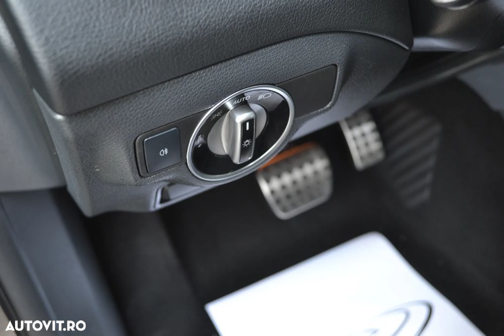 Mercedes-Benz GLA 200 7G-DCT AMG Line - 12