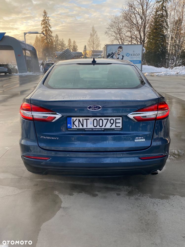 Ford Fusion - 7