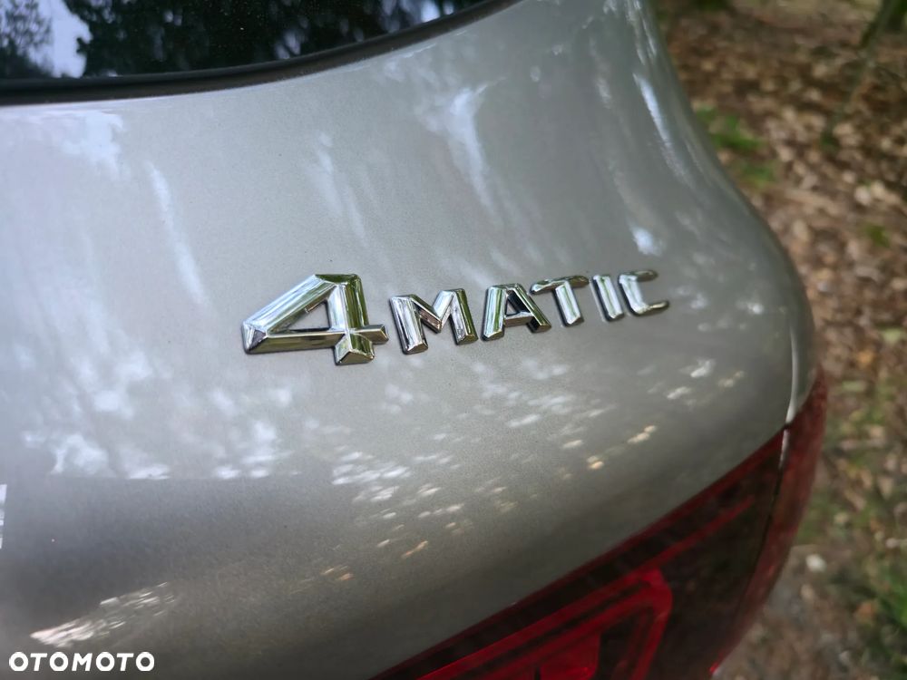 Mercedes-Benz GLC 300 d 4Matic 9G-TRONIC AMG Line - 10